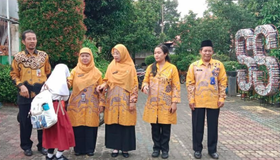 Piket Menyambut Murid