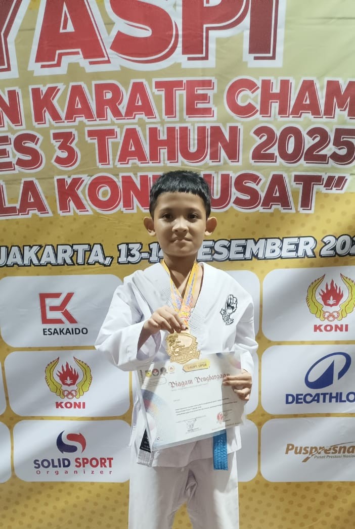 Juara 1 Lomba Karate Kejuaraan YASPI Kategori Festival